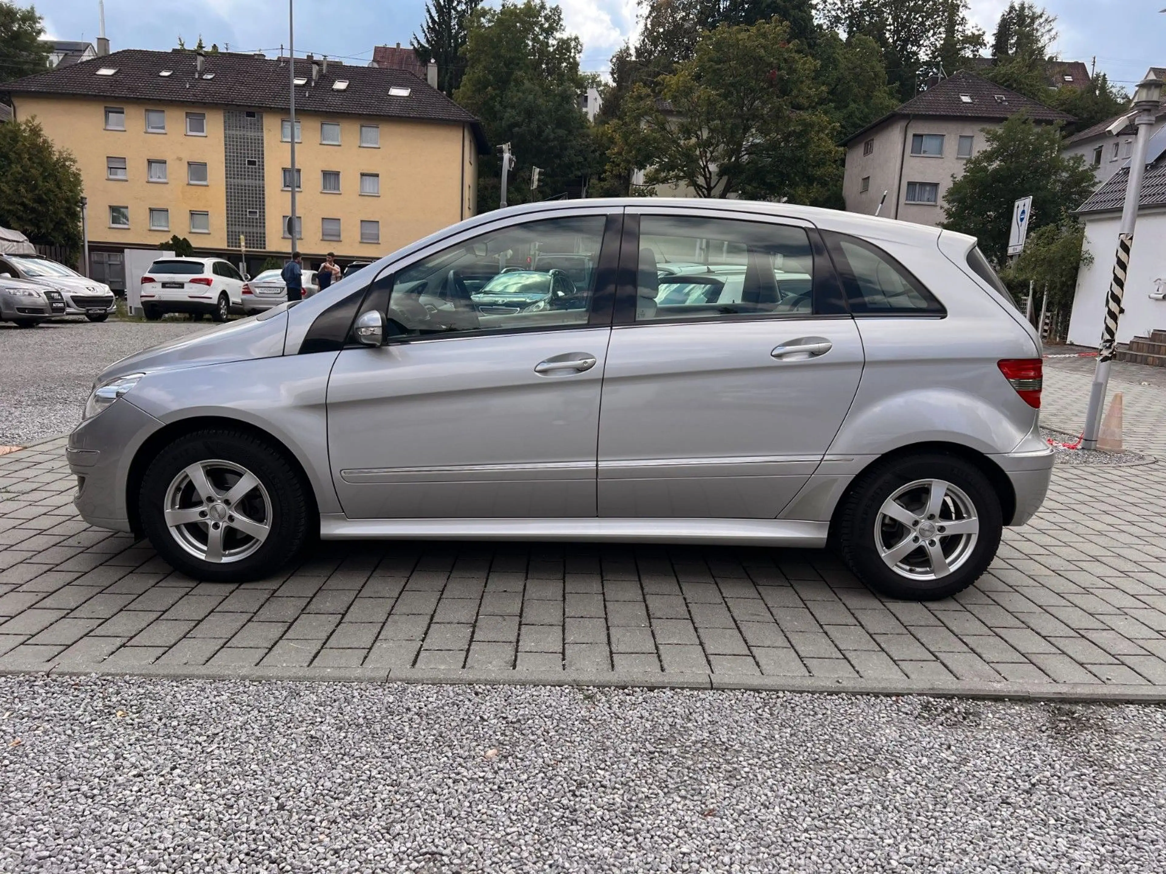 Mercedes-Benz B 170 PANO KLIMA SCHECKHEFT TOP TÜV 08.2028 — photo 16