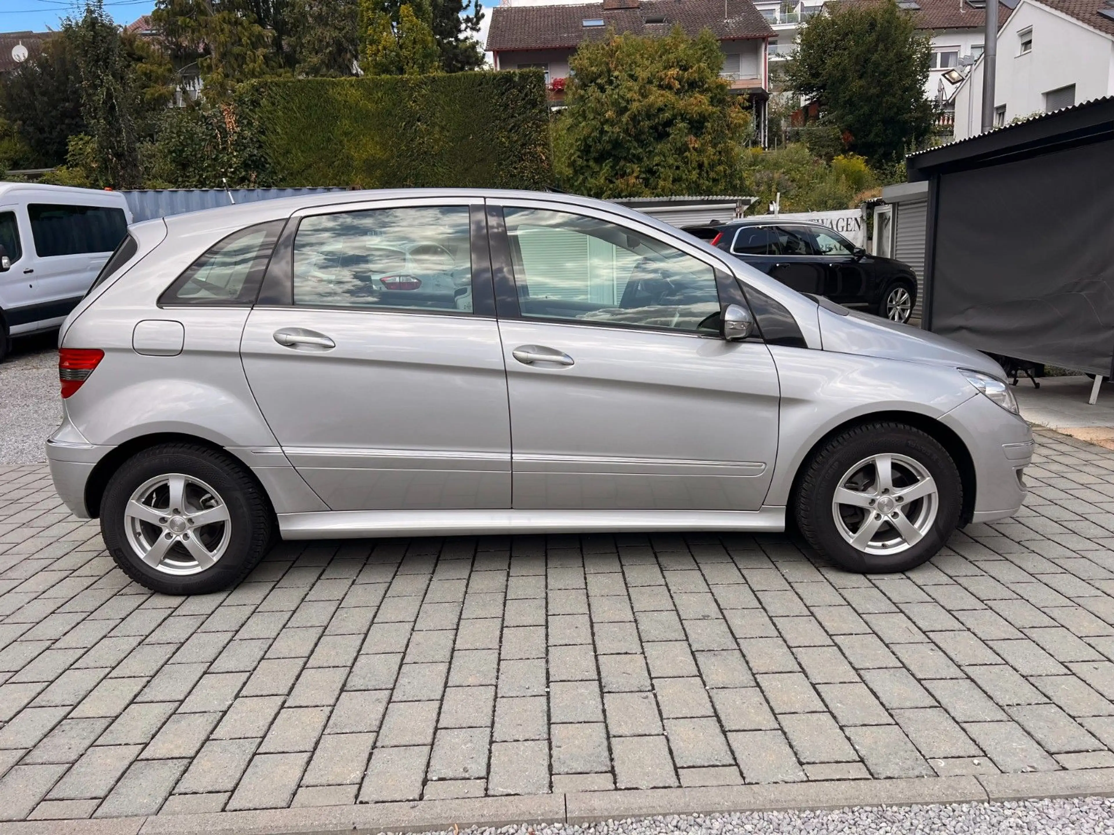 Mercedes-Benz B 170 PANO KLIMA SCHECKHEFT TOP TÜV 08.2028 — photo 15
