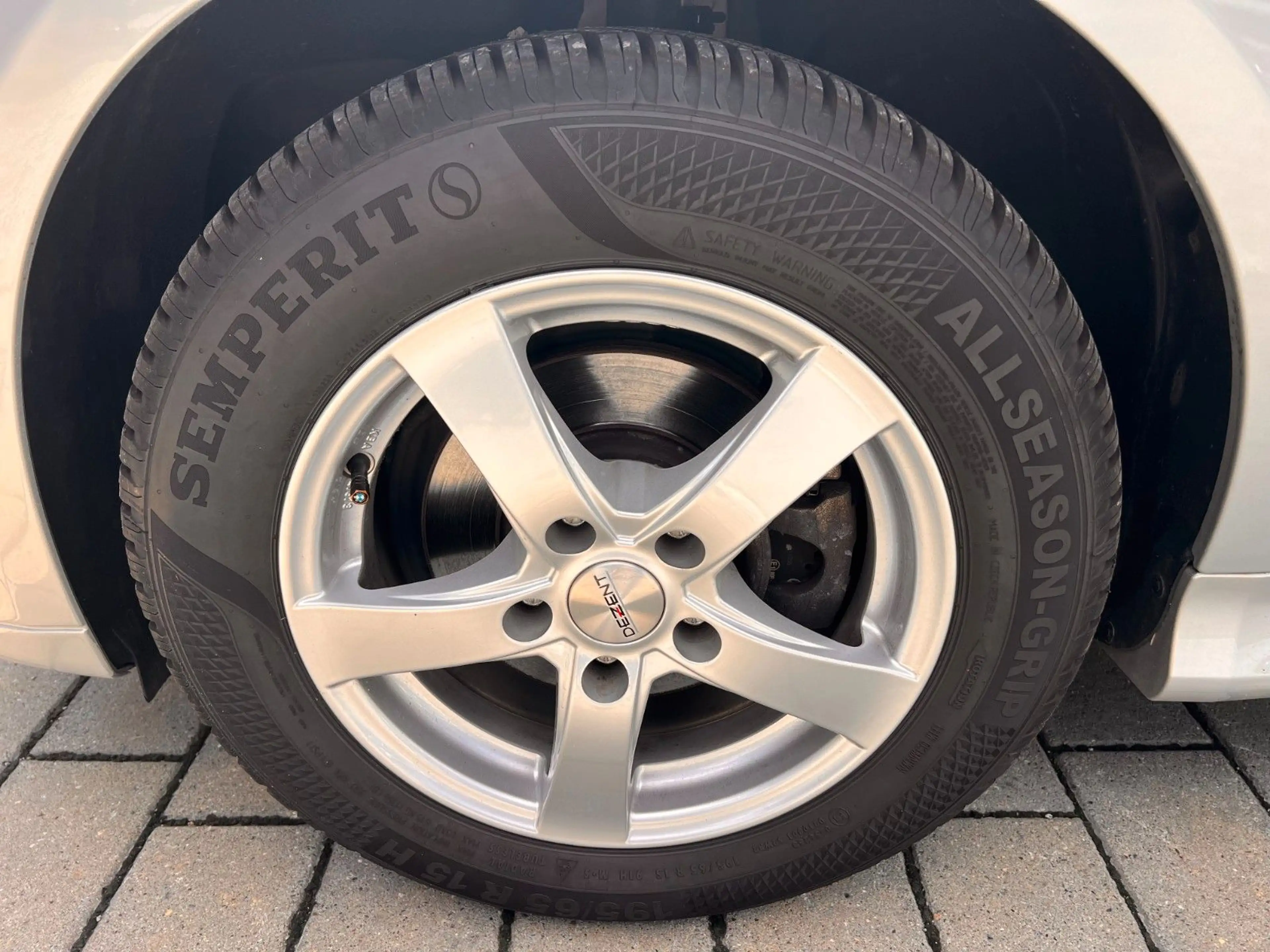 Mercedes-Benz B 170 PANO KLIMA SCHECKHEFT TOP TÜV 08.2028 — photo 21