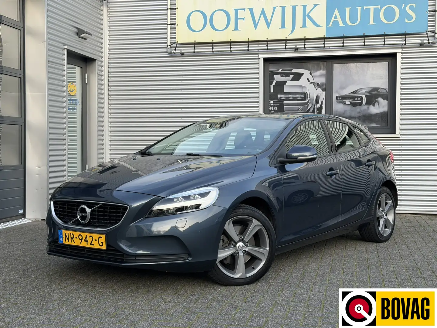 Volvo V40 2.0 T3 Momentum Clima Navi Led Blau - 1