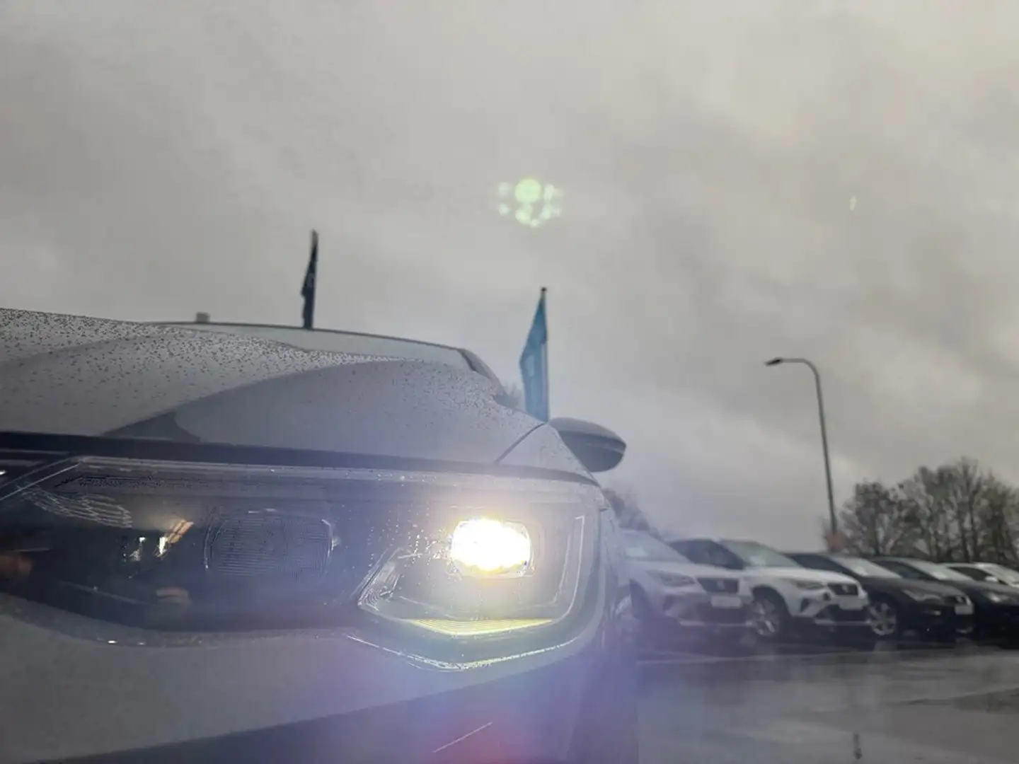 Volkswagen Golf GTI 2.0 6-Gang LED Matrix, AHK, Pano Grijs - 2