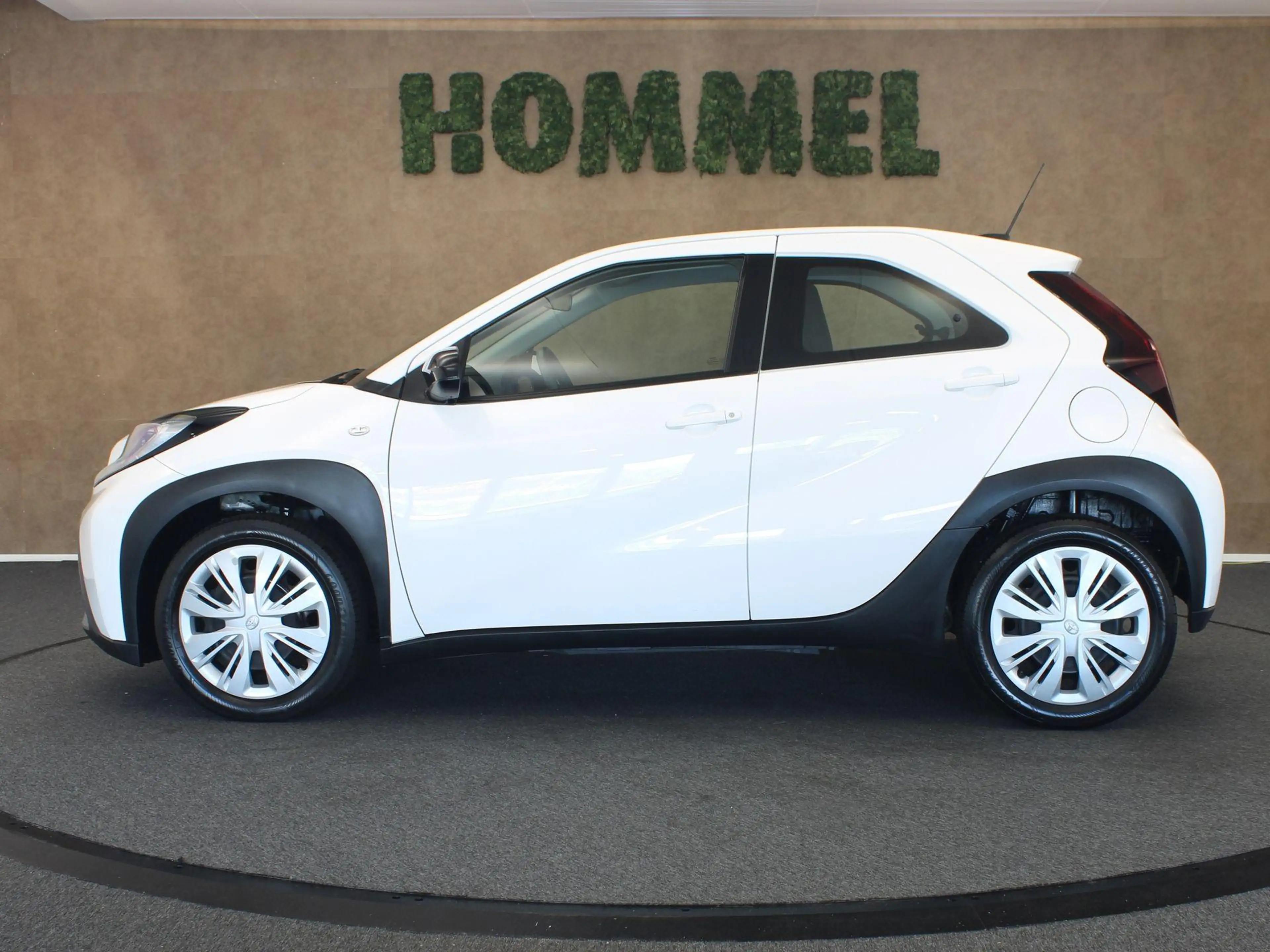 Toyota Aygo X 1.0 VVT-i MT Play - ORIGINEEL NEDERLANDSE AUTO - A — photo 14