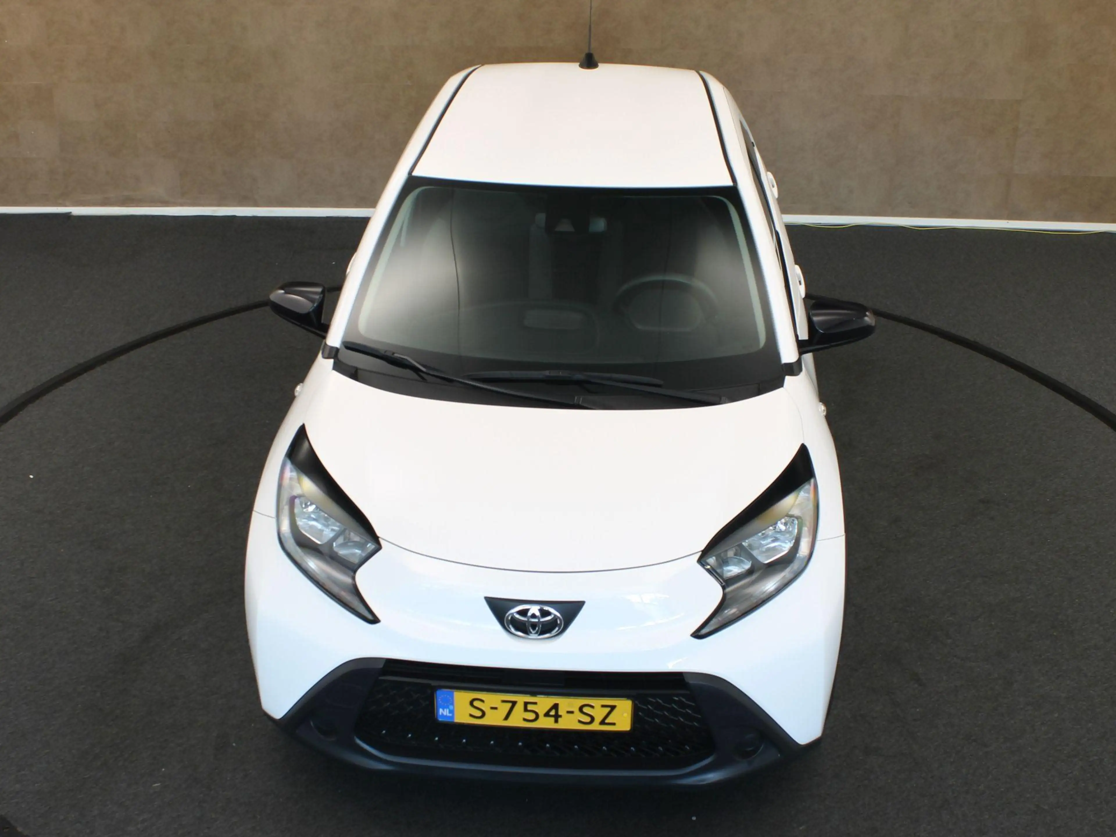 Toyota Aygo X 1.0 VVT-i MT Play - ORIGINEEL NEDERLANDSE AUTO - A — photo 9
