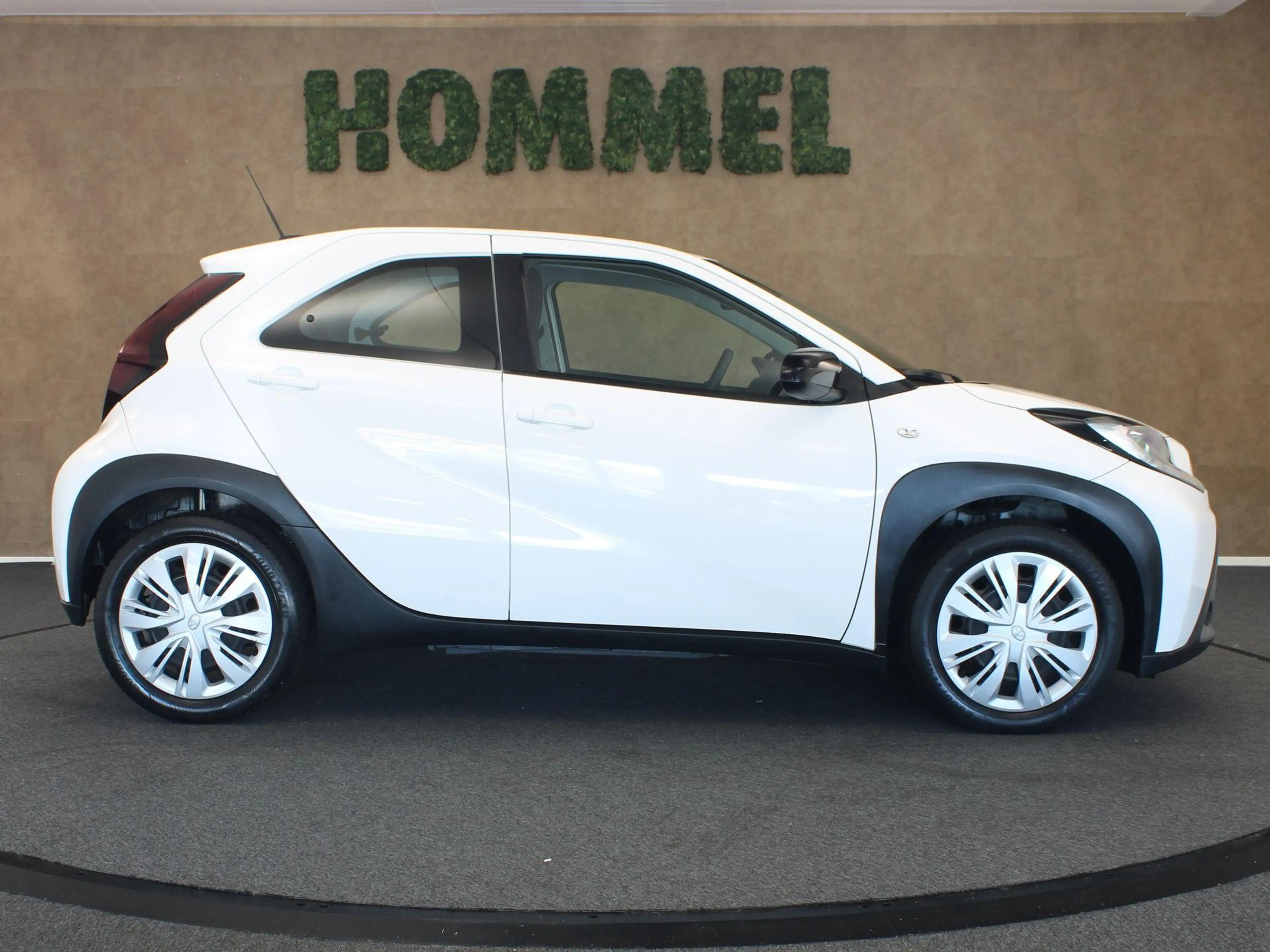 Toyota Aygo X 1.0 VVT-i MT Play - ORIGINEEL NEDERLANDSE AUTO - A — photo 13