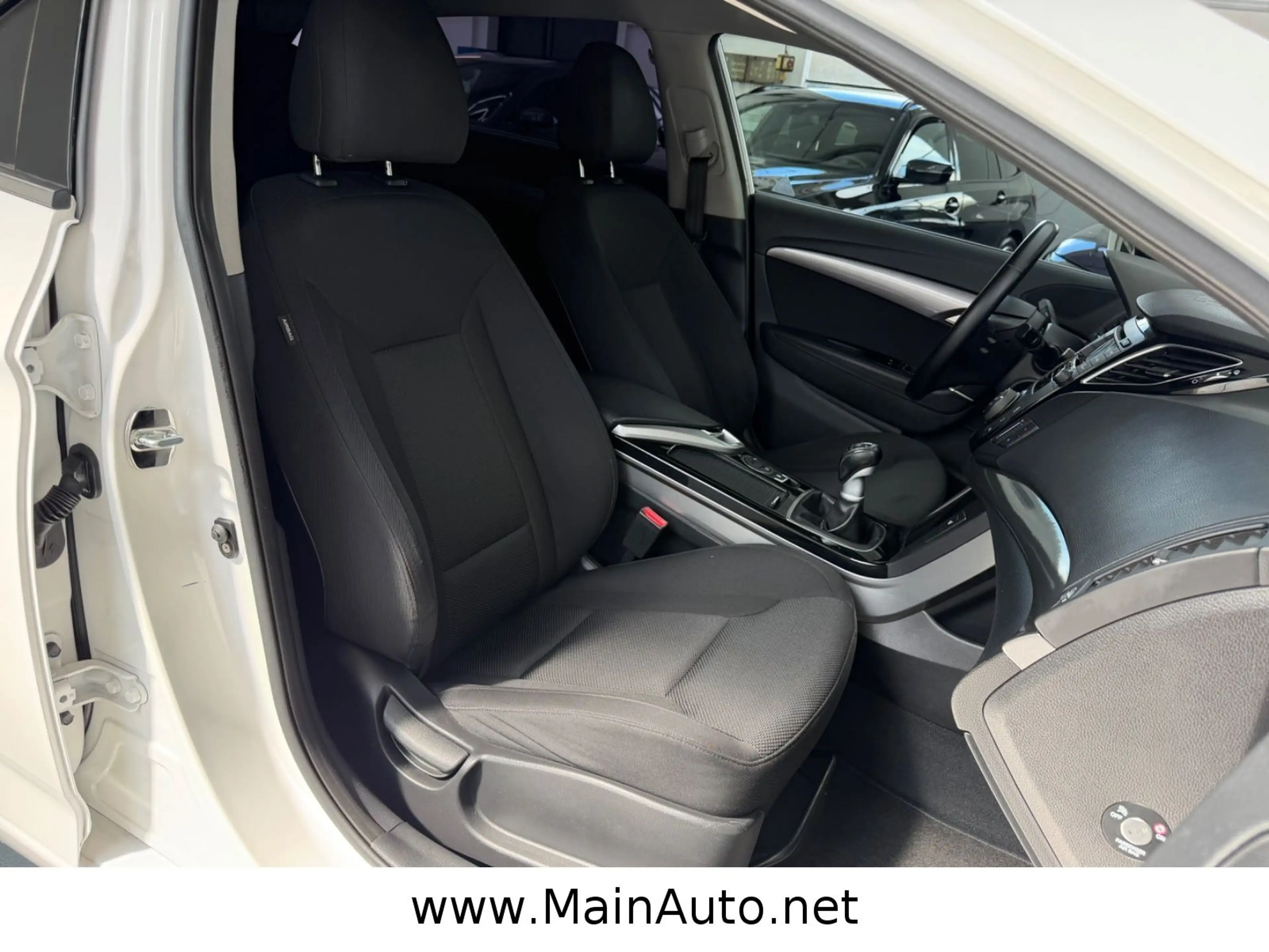 Hyundai i40 cw Comfort 1.Hand/2xPDC/SitzHeiz/81000KM — photo 13