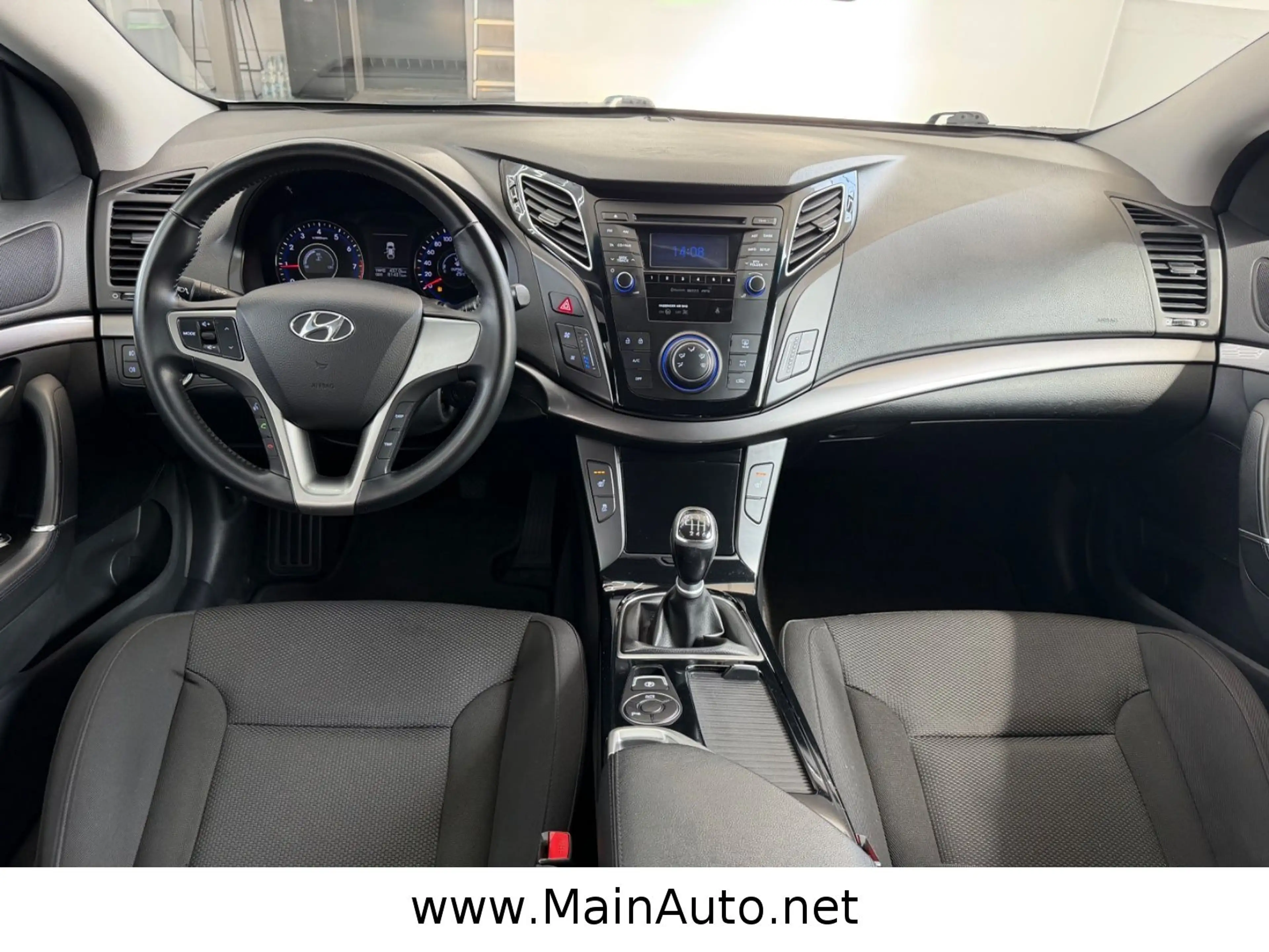 Hyundai i40 cw Comfort 1.Hand/2xPDC/SitzHeiz/81000KM — photo 11