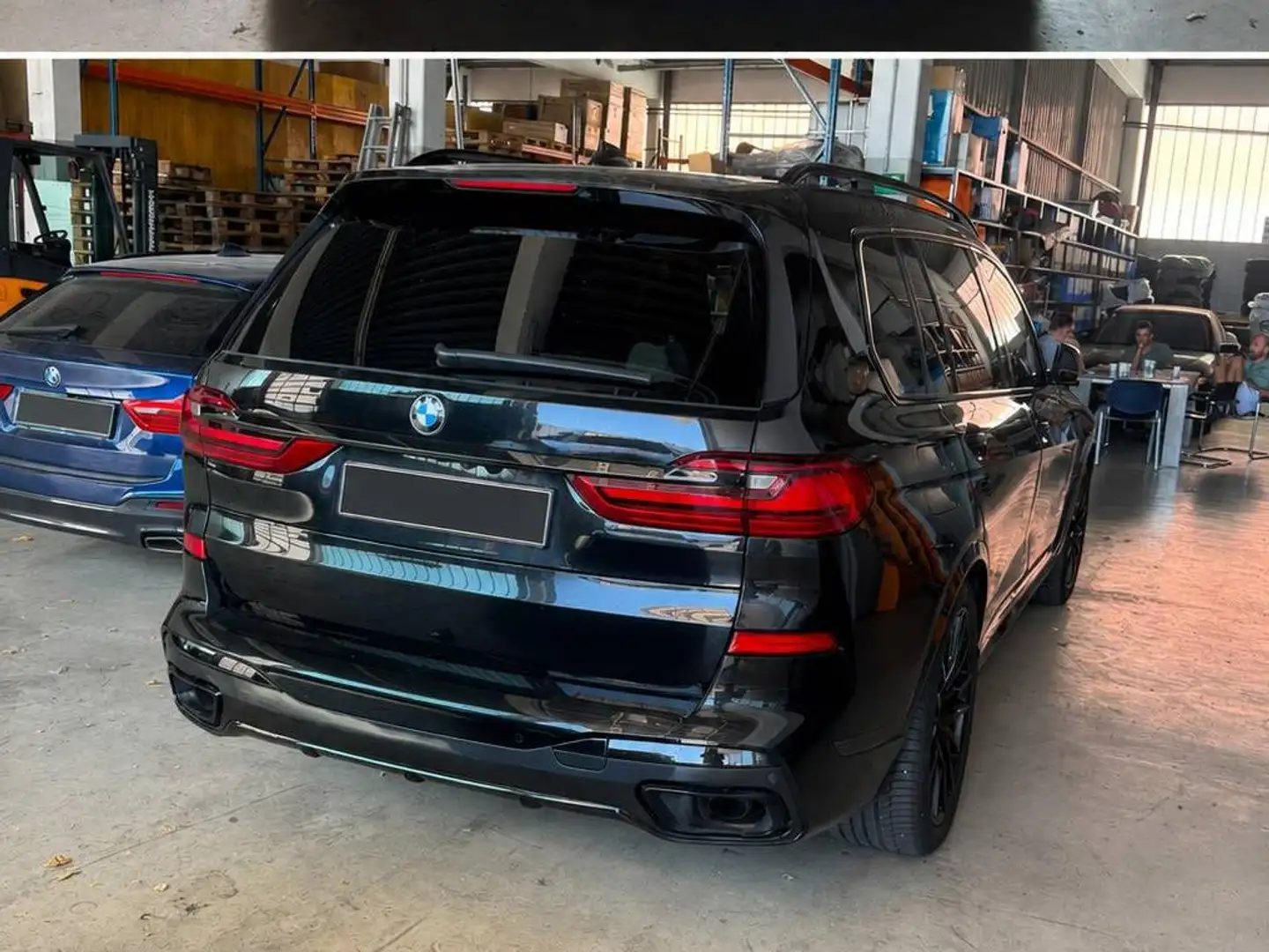 BMW X7 XDrive40d Schwarz - 1