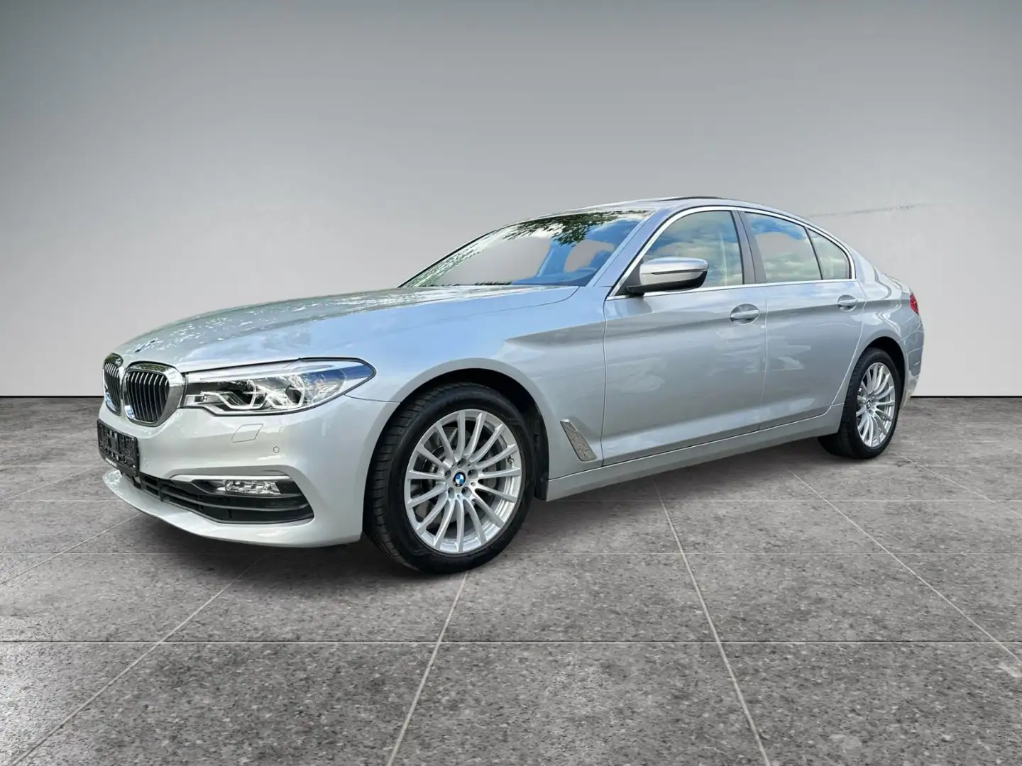 BMW 530 i xDrive Limo/LED/SD/HUD/ACC/Leder/1. Hand Silber - 2