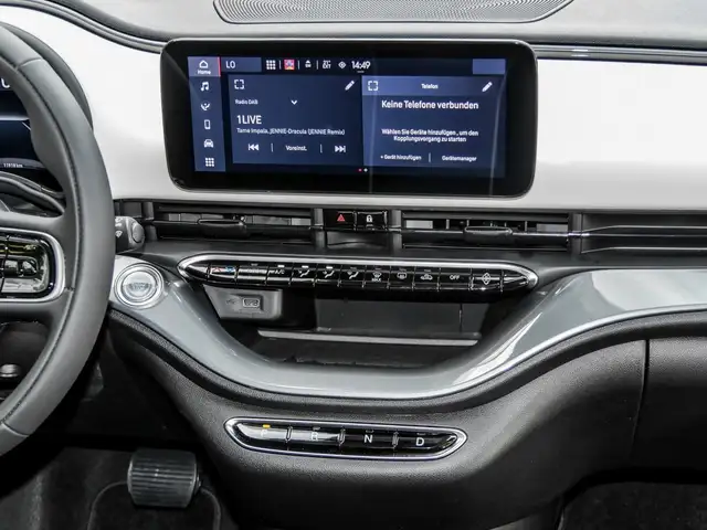 Fiat 500E view 7