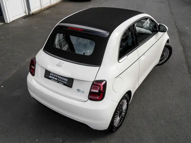 Fiat 500E view 15