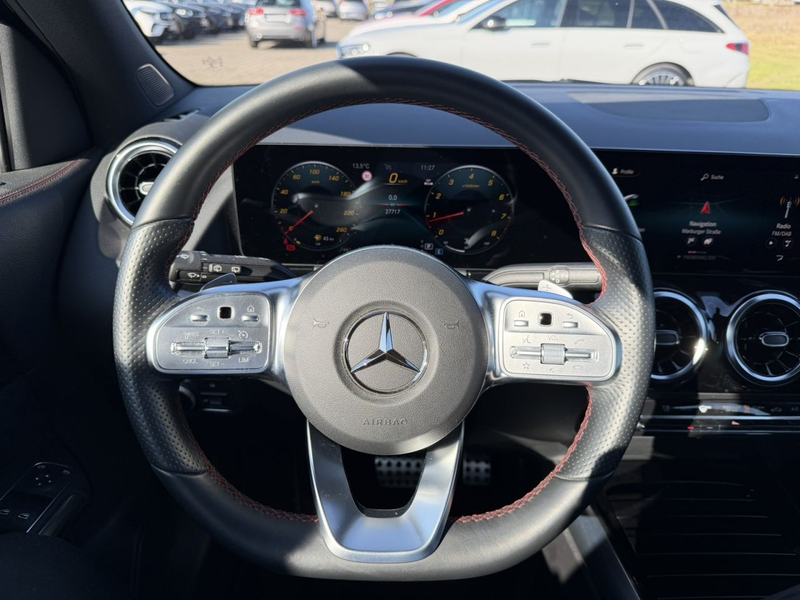 Mercedes-Benz GLA 200 AMG+AHK+KAM+LED+NAVI+PDC+WIDE+SHZ — photo 13
