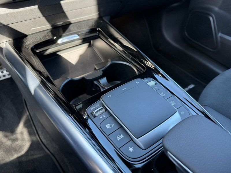 Mercedes-Benz GLA 200 AMG+AHK+KAM+LED+NAVI+PDC+WIDE+SHZ — photo 15
