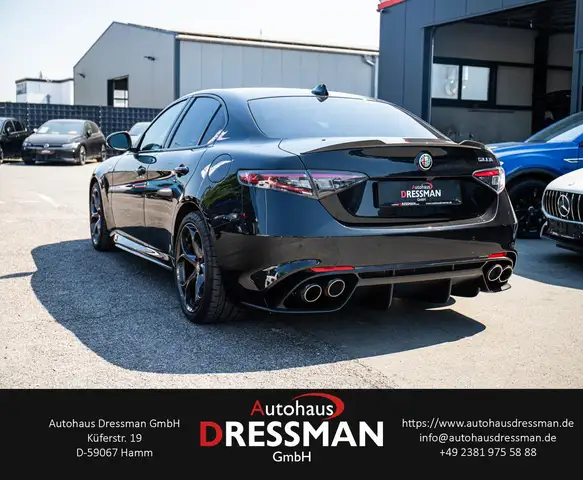 Alfa Romeo Giulia view 6