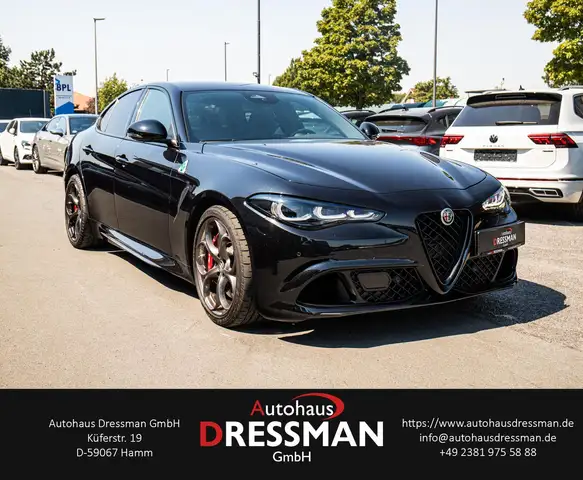 Alfa Romeo Giulia view 3