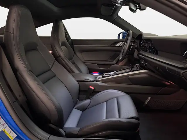Porsche 911 view 13