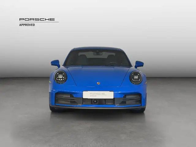 Porsche 911 view 8