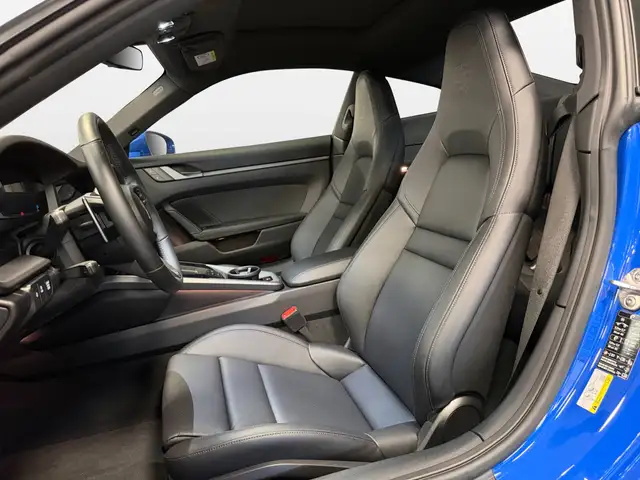 Porsche 911 view 14