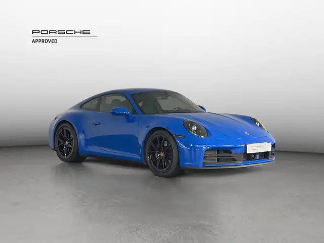 Porsche 911 view 7