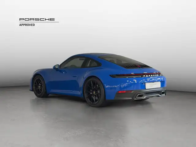 Porsche 911 view 3