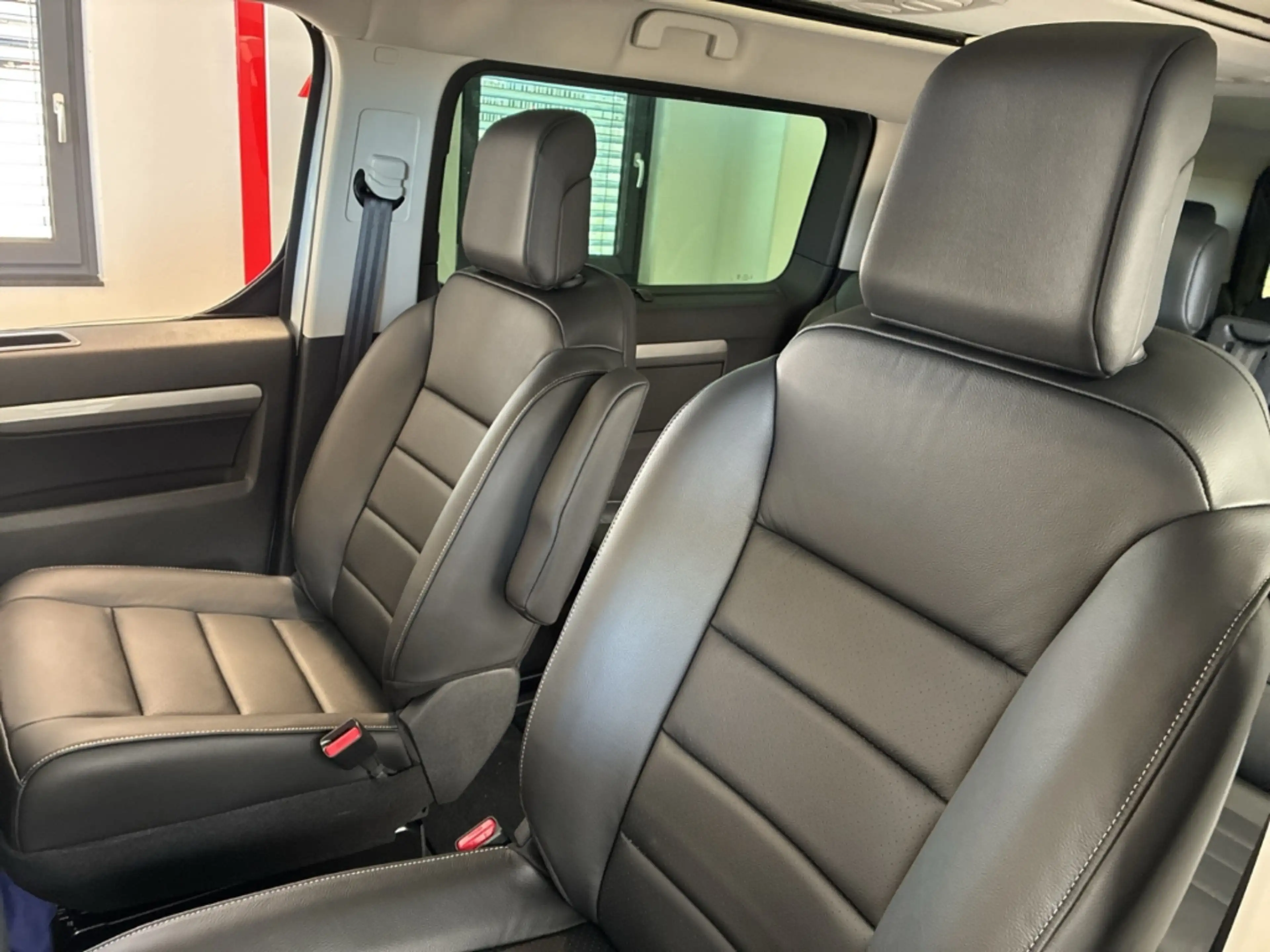 Peugeot Traveller Allure L3 2.2 BluHDI180 EAT8 2x el.Schiebetür Pano — photo 12