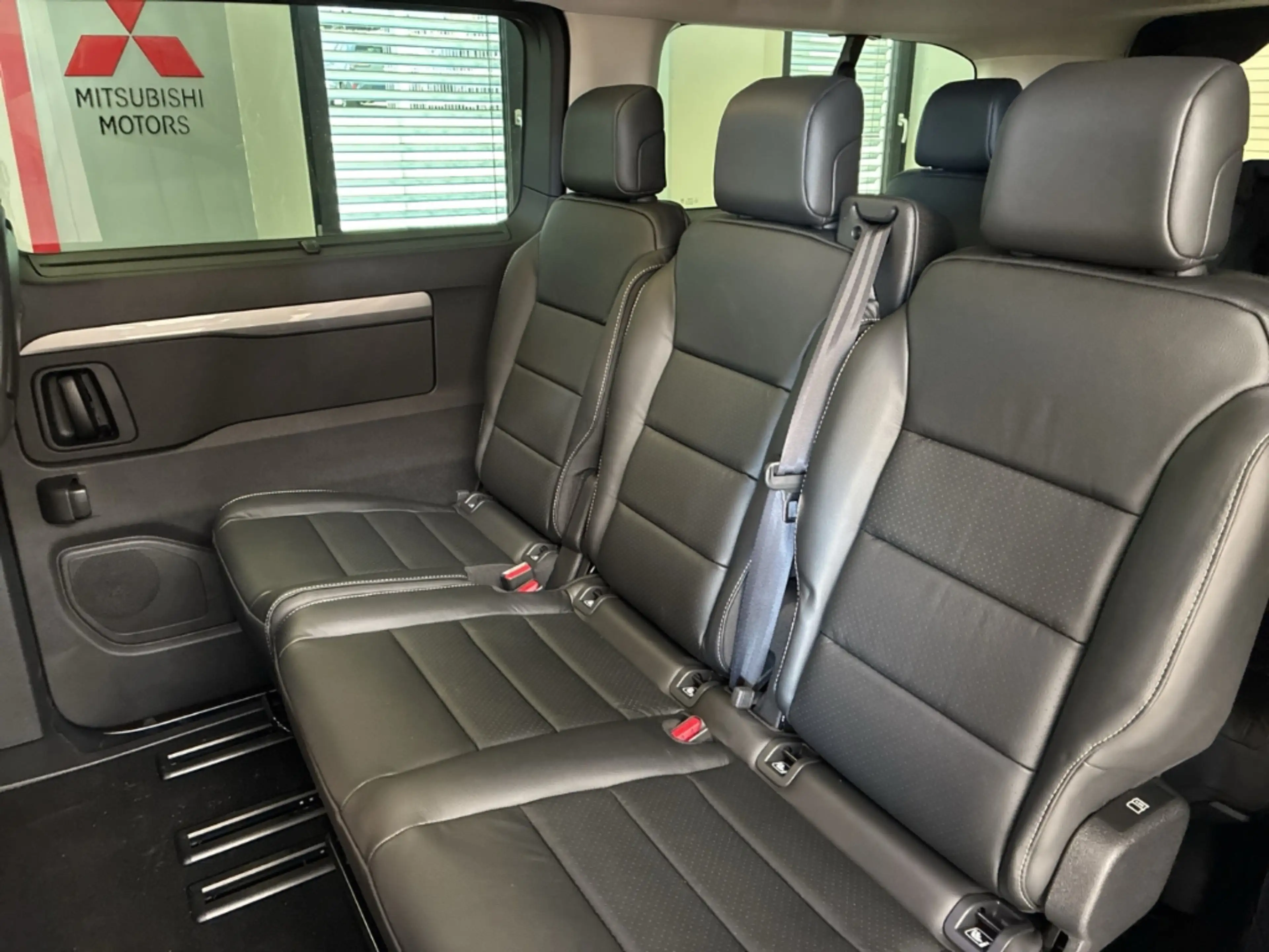 Peugeot Traveller Allure L3 2.2 BluHDI180 EAT8 2x el.Schiebetür Pano — photo 13