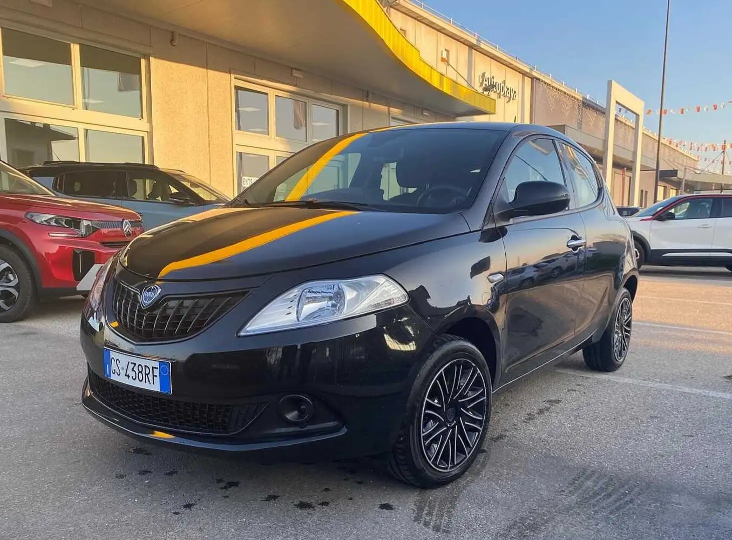 Lancia Ypsilon 3ª serie 1.0 FireFly 5 porte S&S Hybrid Silver Schwarz - 1