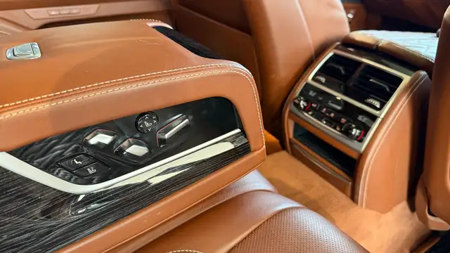 BMW 730 7er-Reihe Diesel Allrad (G11)  xDrive Aut. *VOLL Ansicht 32