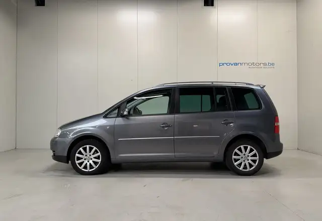 Volkswagen Touran view 8