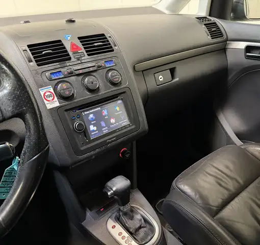 Volkswagen Touran view 13
