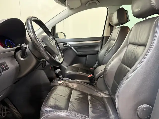 Volkswagen Touran view 9