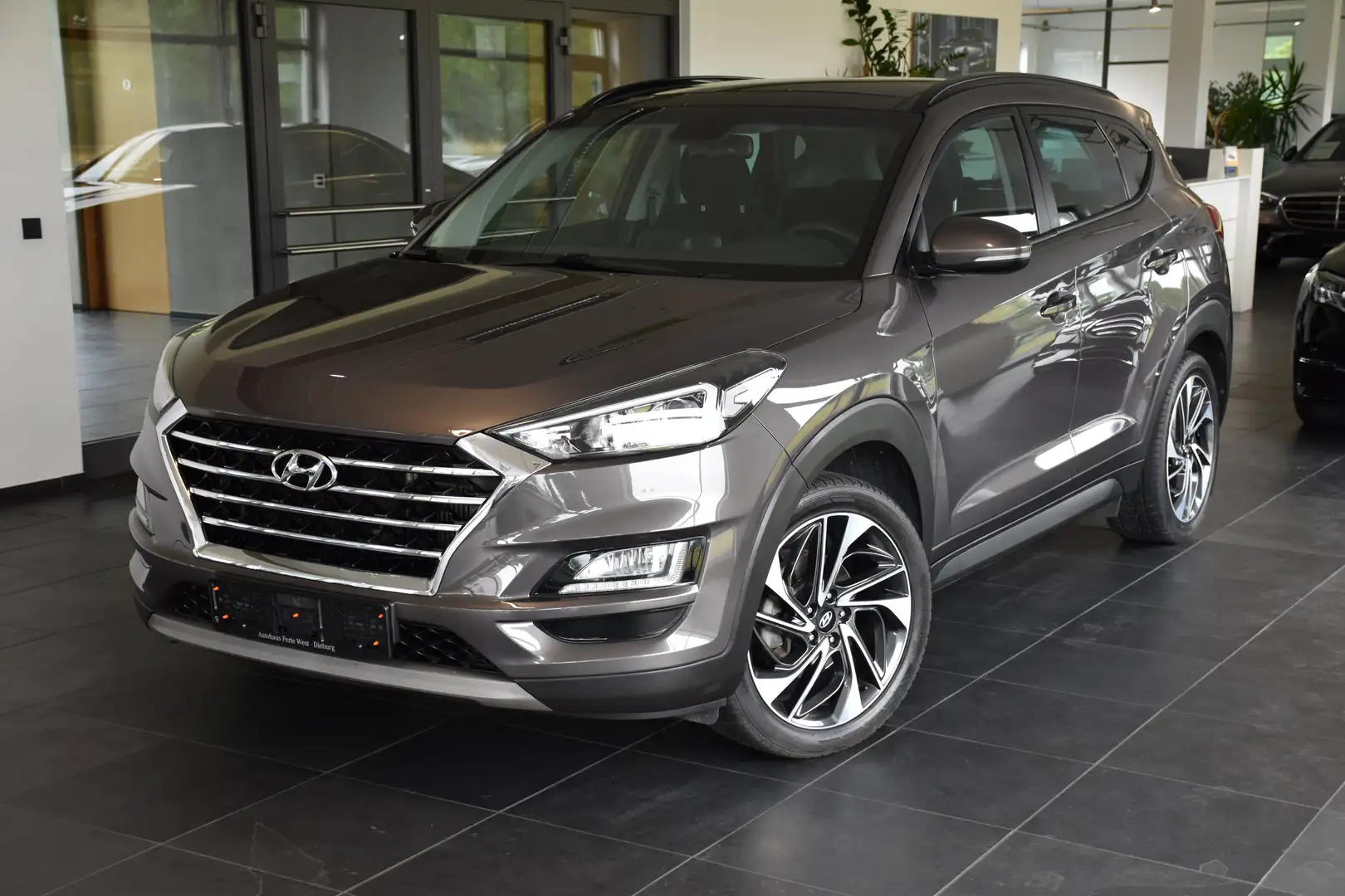 Hyundai TUCSON 1.6 CRDi 2WD AUT."PANORAMA"NAVI"RÜCKFAHRKAMERA" Braun - 1