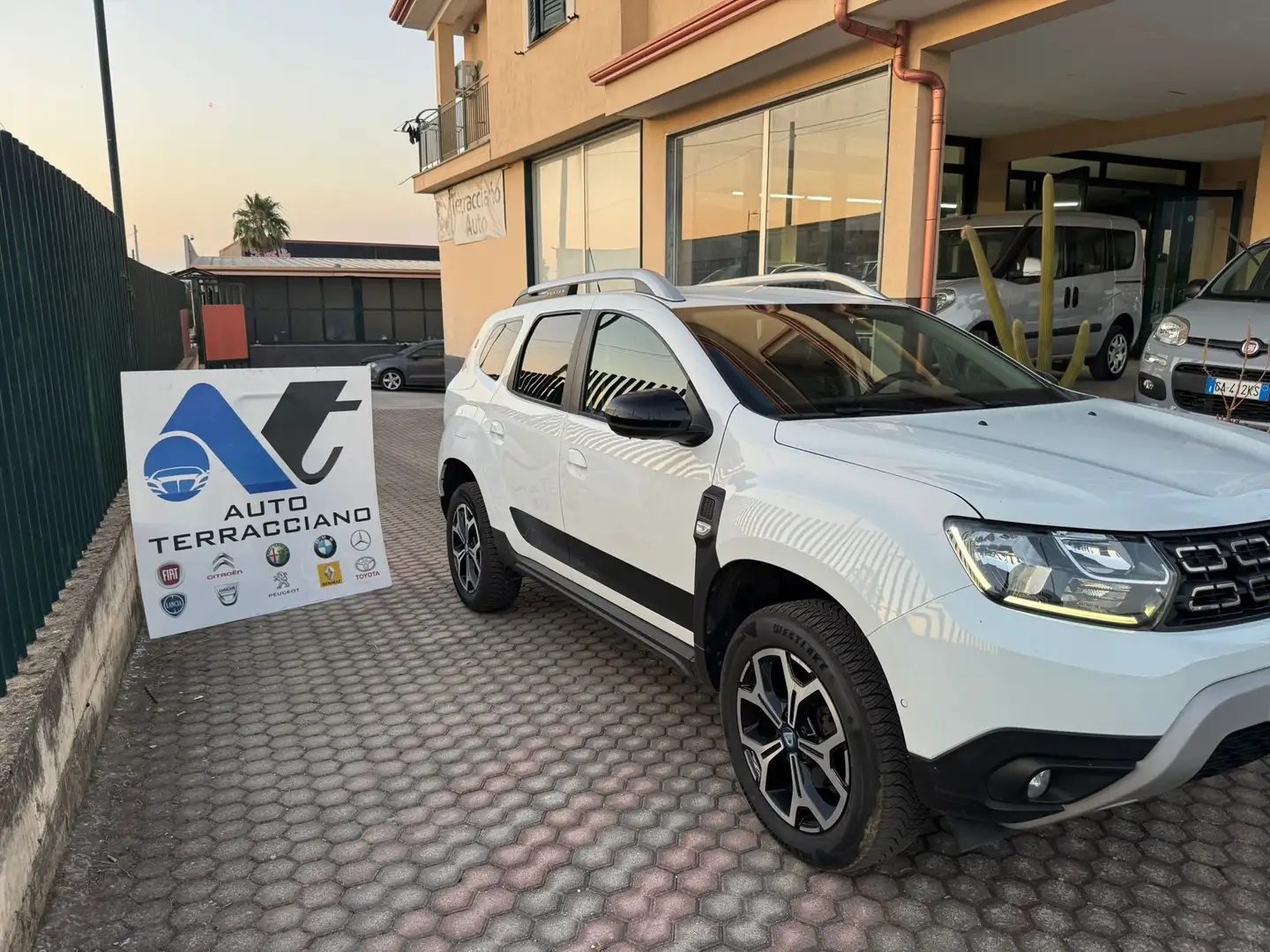 Dacia Duster 1.0 tce Prestige SL DaciaPlus Eco-g 4x2 100cv Bianco - 2