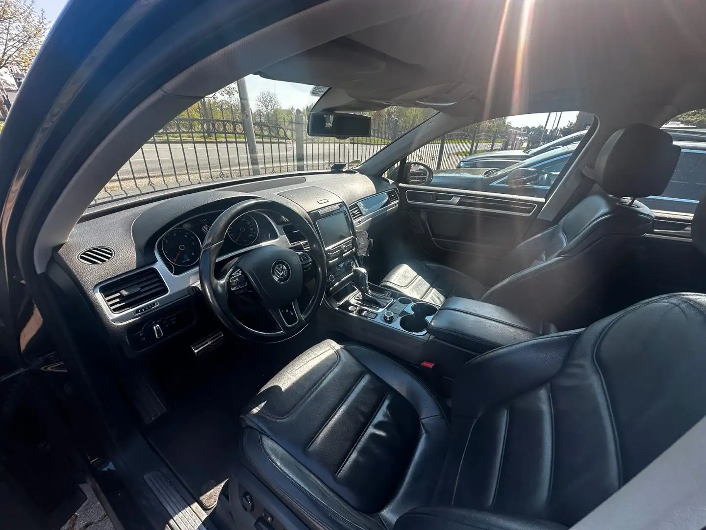 Volkswagen Touareg 4,2L V8 TDI Xenon Leder Standheizung Schwarz - 2
