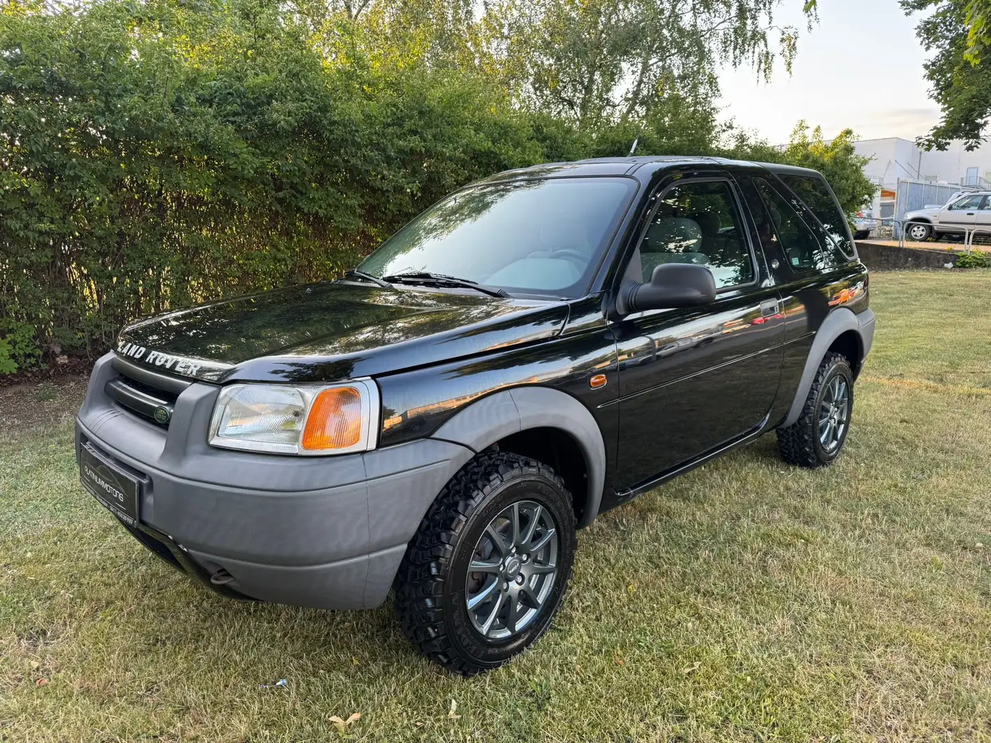 Land Rover Freelander 1.8i 4×4 TÜV NEU Schwarz - 1