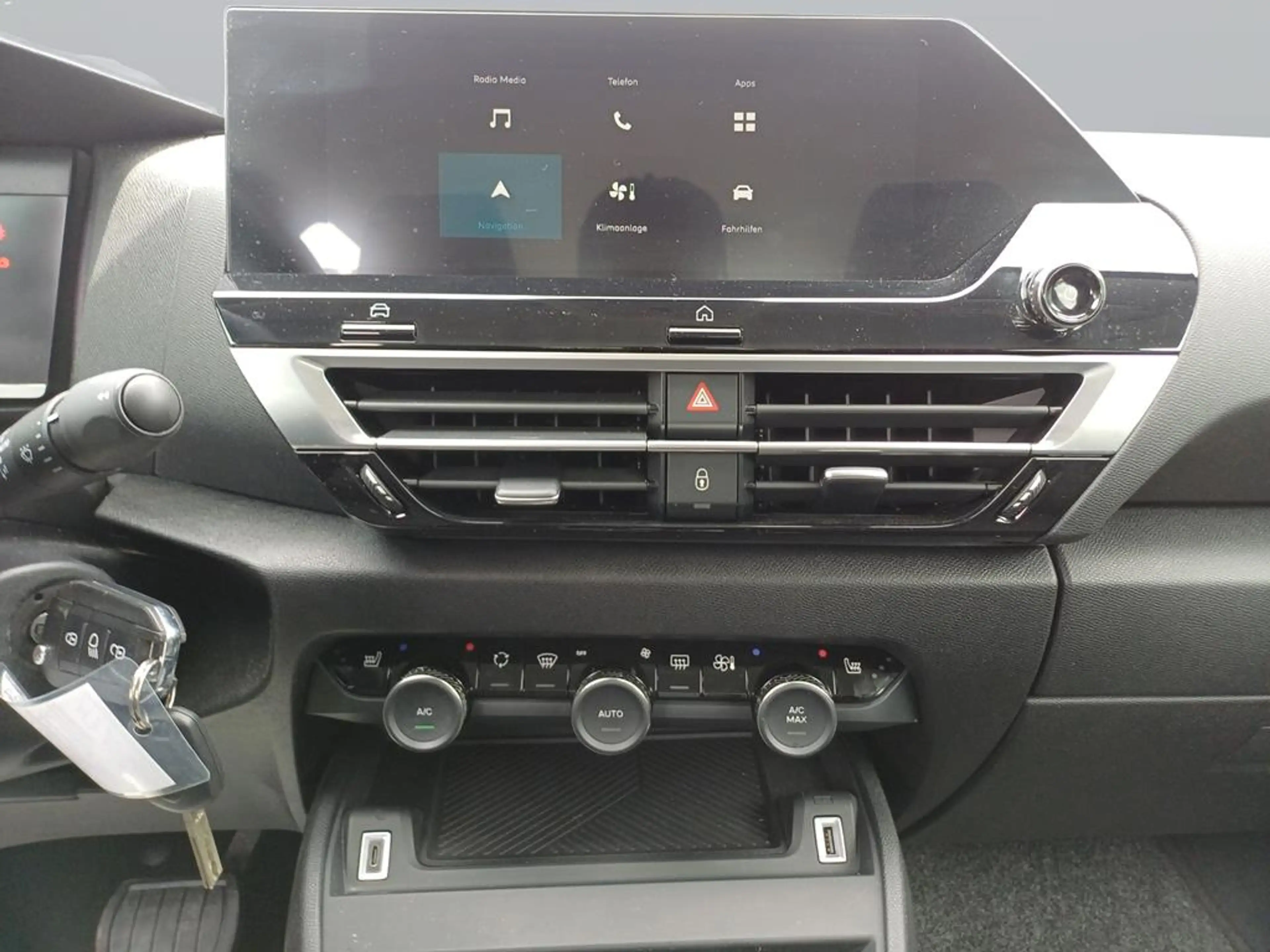 Citroen C4 X Feel Pack — photo 11