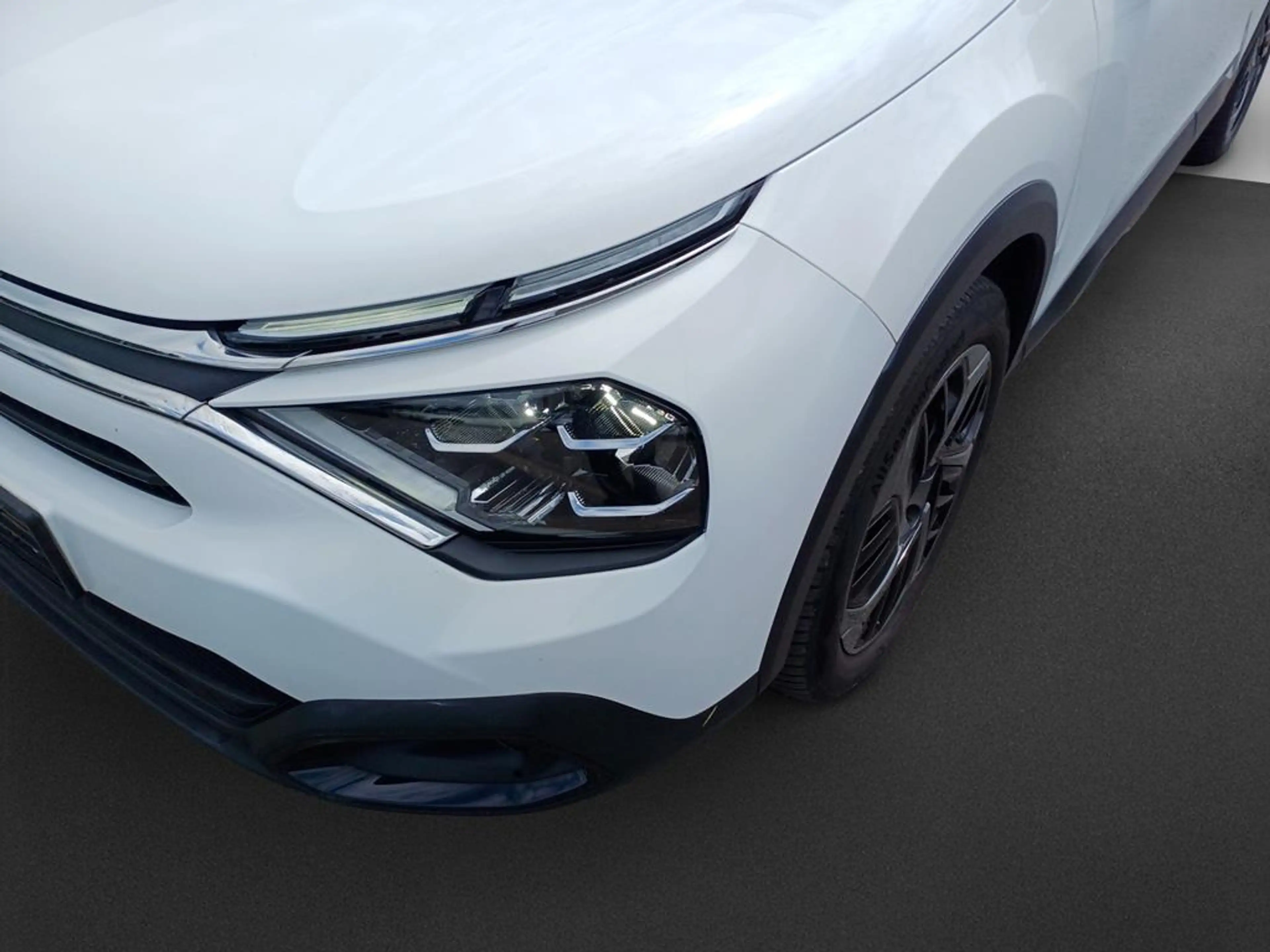 Citroen C4 X Feel Pack — photo 8