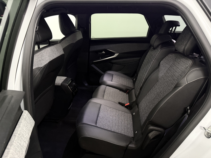 Peugeot 5008 1.2 Hybrid 145 Allure 7p 360 Camera, Navi, Cruise — photo 9