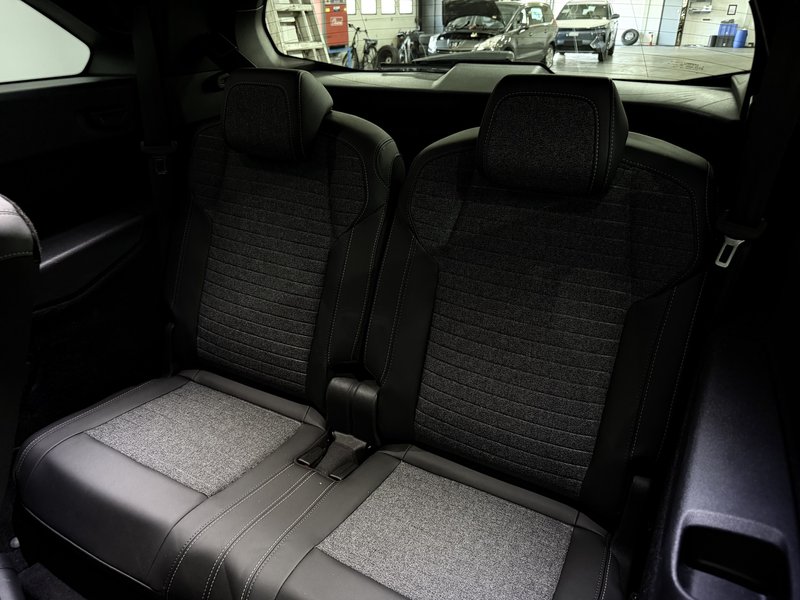 Peugeot 5008 1.2 Hybrid 145 Allure 7p 360 Camera, Navi, Cruise — photo 34