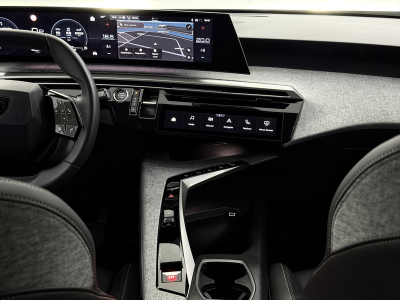Peugeot 5008 1.2 Hybrid 145 Allure 7p 360 Camera, Navi, Cruise — photo 13