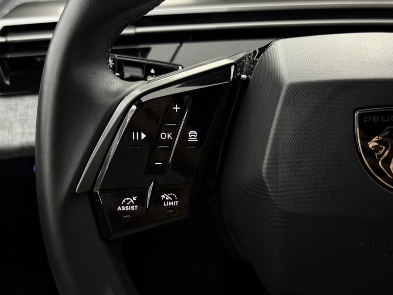 Peugeot 5008 1.2 Hybrid 145 Allure 7p 360 Camera, Navi, Cruise — photo 32