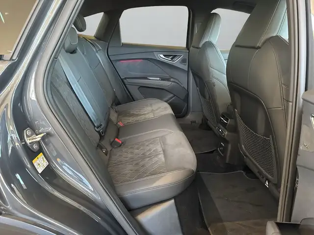 Audi E-Tron view 12