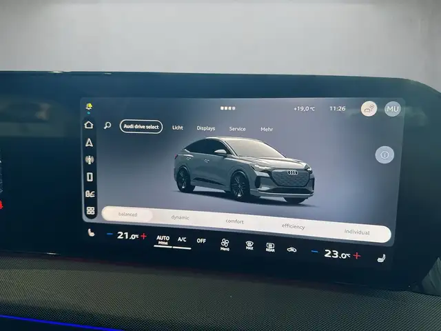Audi E-Tron view 10