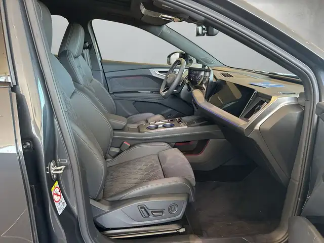 Audi E-Tron view 13