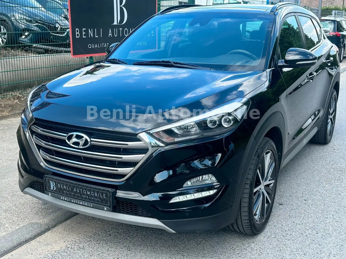 Hyundai TUCSON Passion/NAVI/PANO/SHZ/TMP/DAB/LED/KEYLESS Zwart - 1