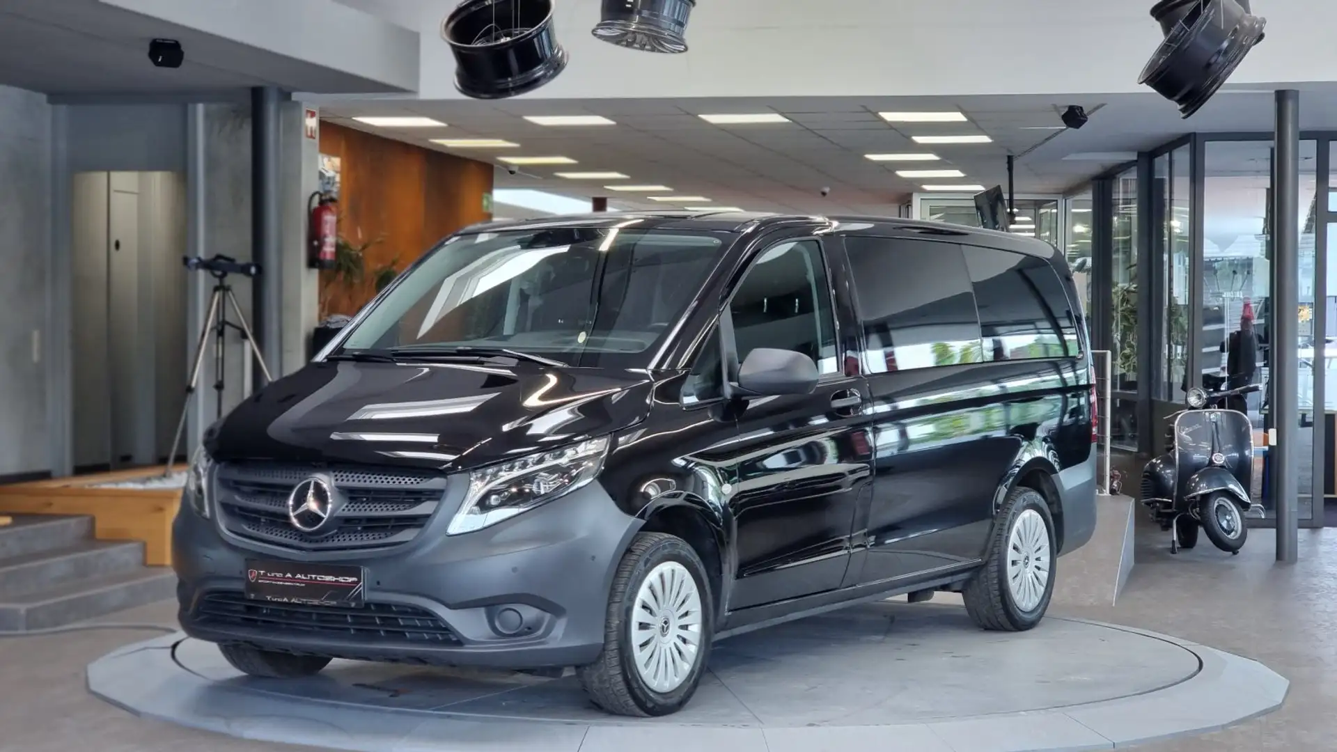Mercedes-Benz Vito Tourer 4x4 Lang PRO 9-Sitzer Aut. Ohne Nova Netto Schwarz - 1