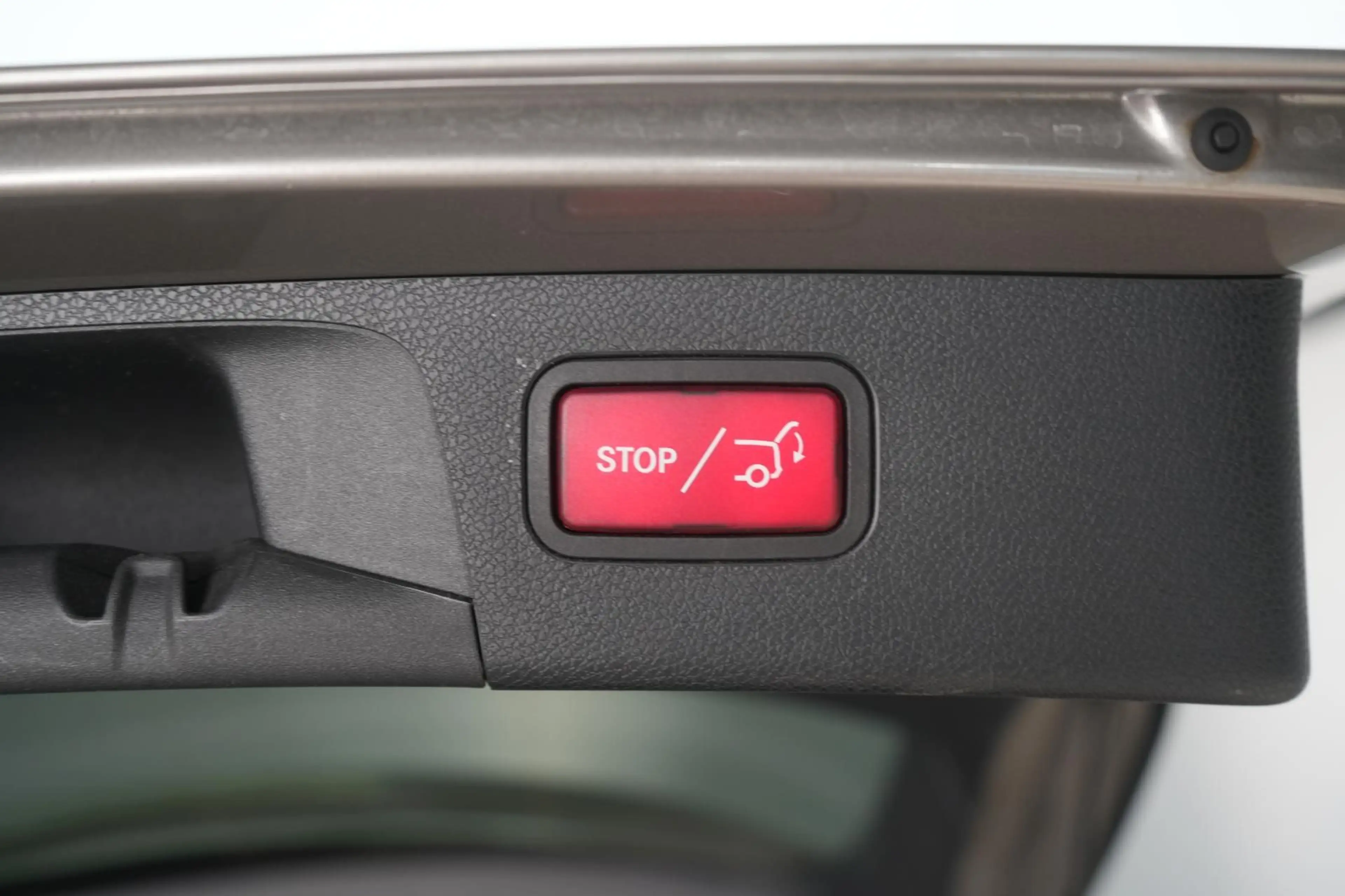 Mercedes-Benz E 220 d T 9G-Tronic AMG Kamera/Burmester/AHK/Lan — photo 10