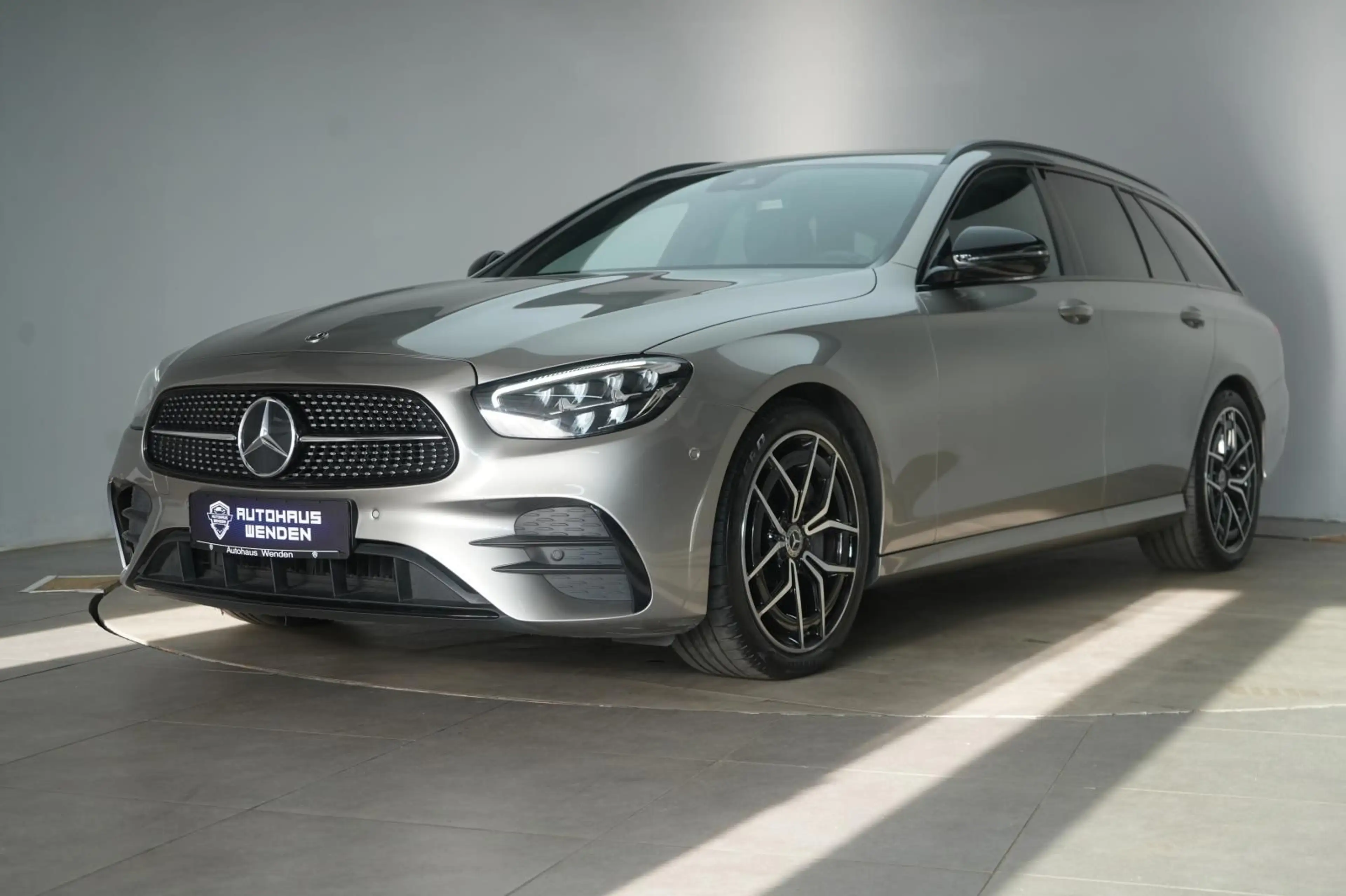Mercedes-Benz E 220 d T 9G-Tronic AMG Kamera/Burmester/AHK/Lan — photo 4