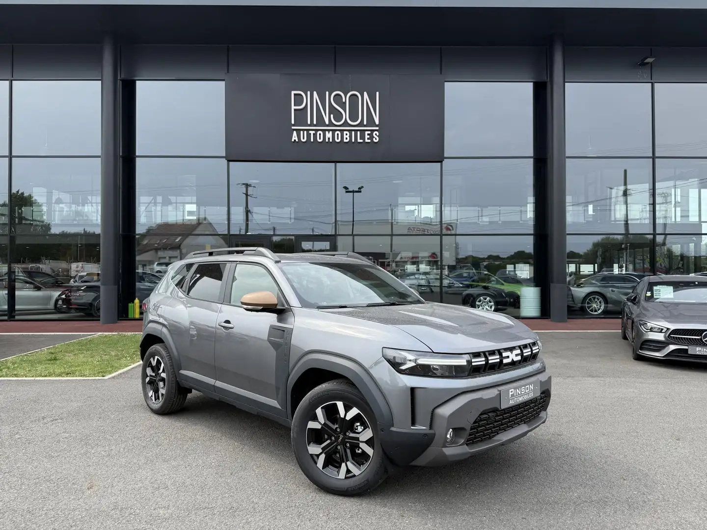 Dacia Duster Duster 1.2 TCe - 130 III SUV Extreme Grau - 1