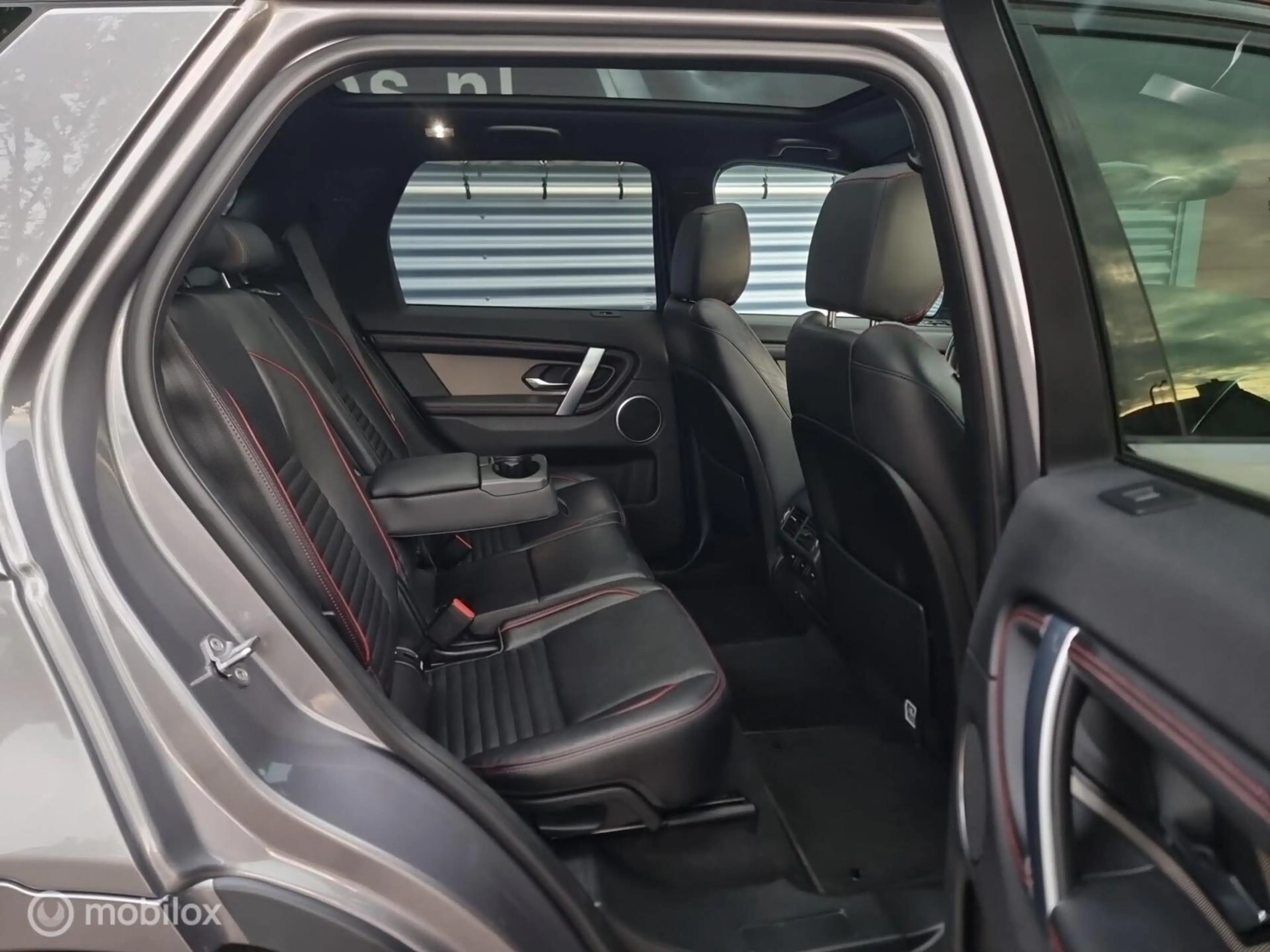 Land Rover Discovery Sport P300e 1.5 R-Dynamic. 4x4 309 pk — photo 11