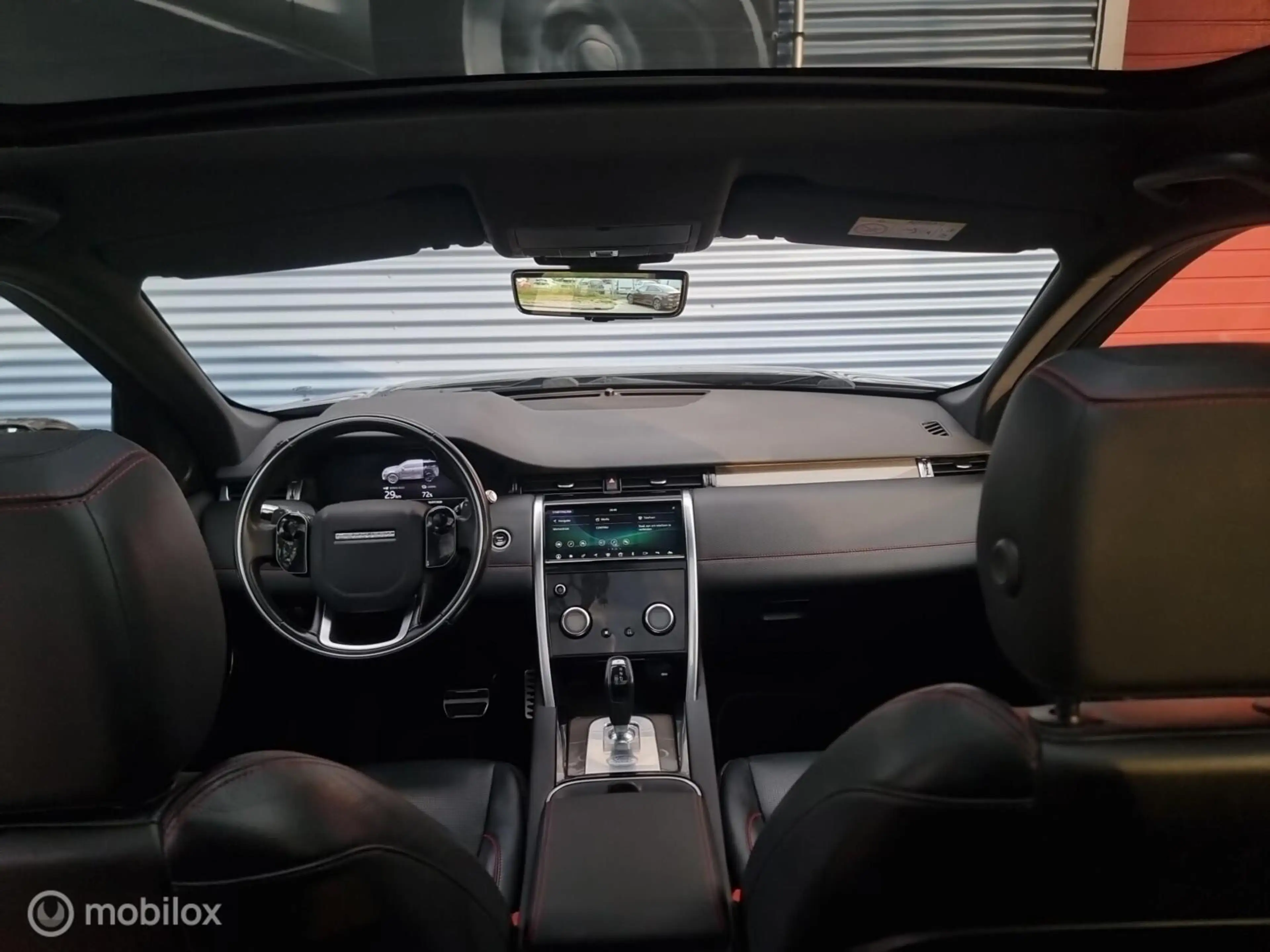 Land Rover Discovery Sport P300e 1.5 R-Dynamic. 4x4 309 pk — photo 3